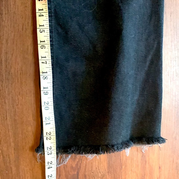 BDG Ultra Wide Leg High Rise Cropped Jeans SIZE 25 Black Raw Edge Sz 2 - Picture 7 of 9